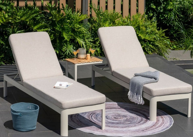 LifestyleGarden Portals Light Outdoor Sun Lounger with Weather Net