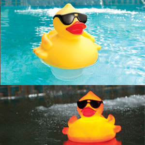 GAME Solar Lighted Derby Duck Floating Chlorinator, model 8002
