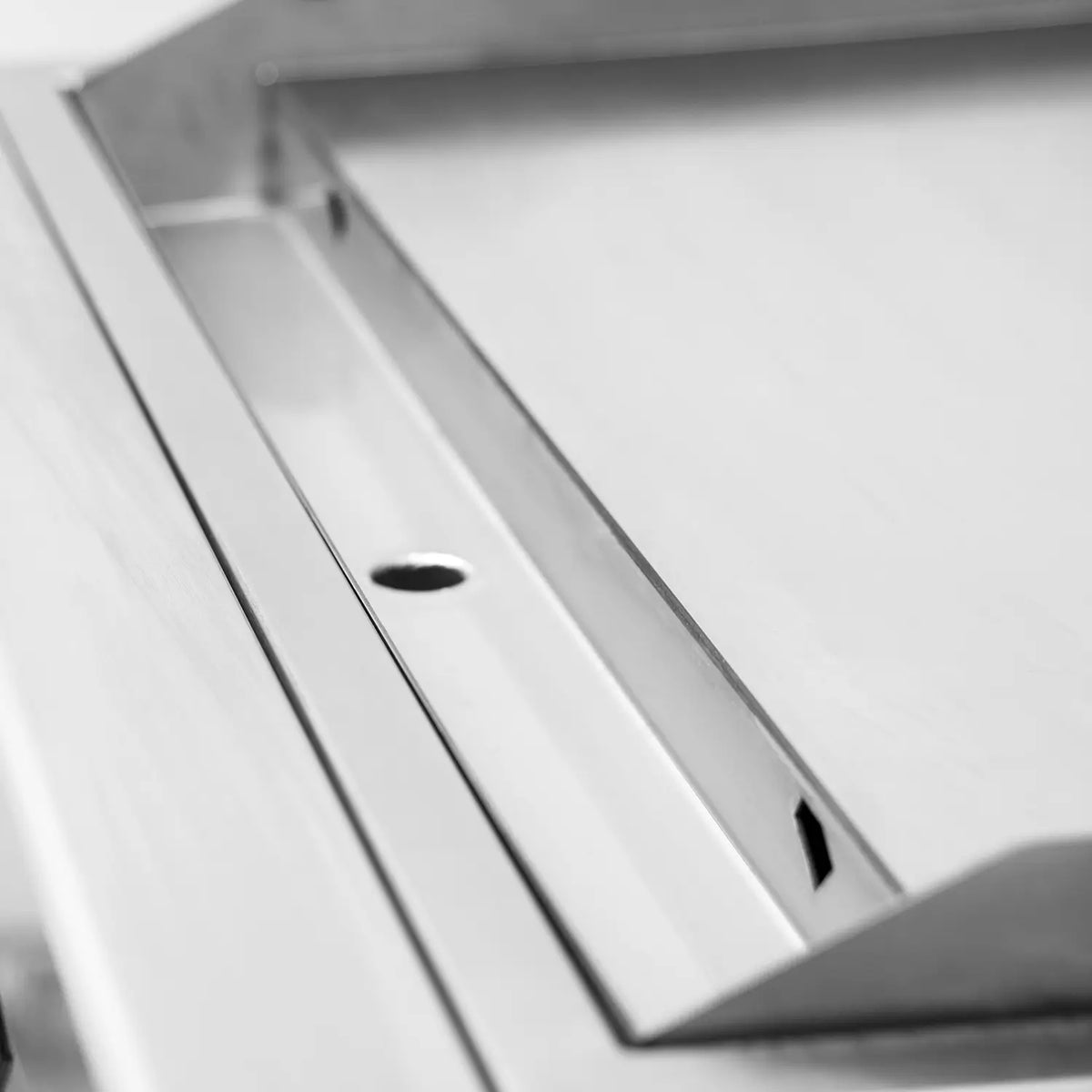 Videl Grills Gran Plancha, griddle, close-up of the grease outlet