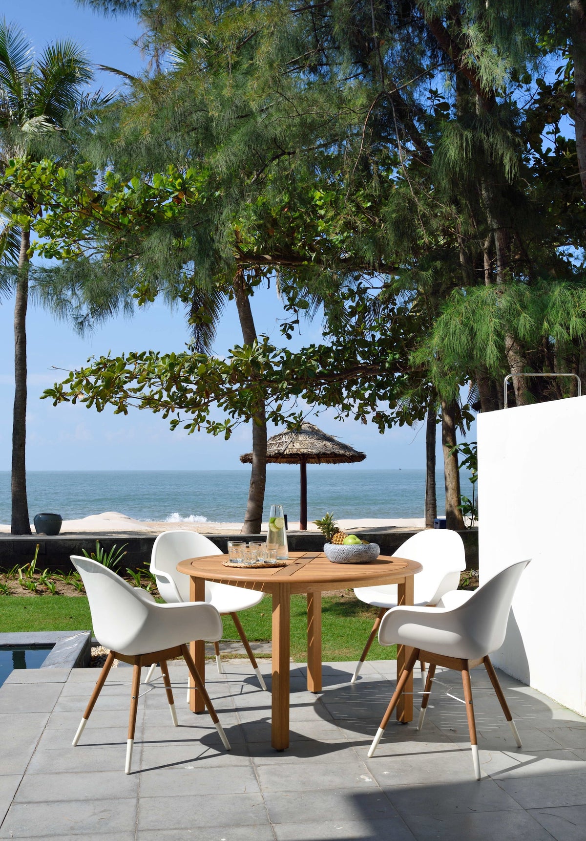 Amazonia Oldbury Eucalyptus and Resin 5 Piece Round Patio Dining Set
