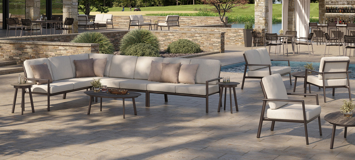 Eiland deep seating with seat and back cushions in place on an outdoor terrace