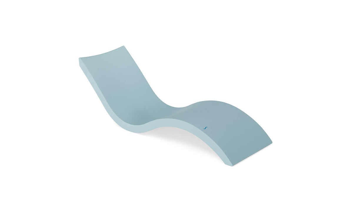 Ledge Lounger Signature Chaise in Frost resin