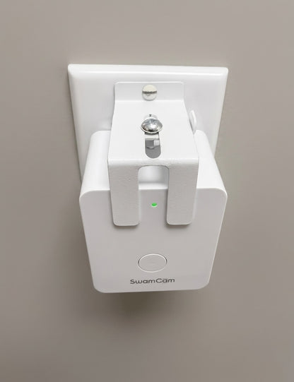 SwamCam Outlet Anti-Unplug Safety Guard, model SCW14004, view 3